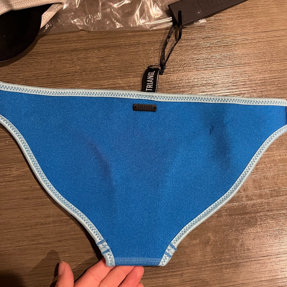 Triangl blue and white bikini set Size XS - Picture 4 of 4